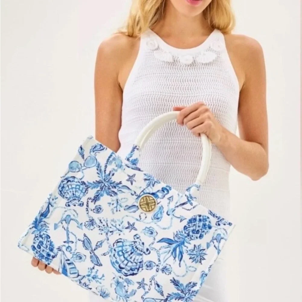 🆕 Lilly Pulitzer ADAIR TOTE in “Resort White Barefoot Beachcomber” MSRP $198 NWT - Picture 2 of 9